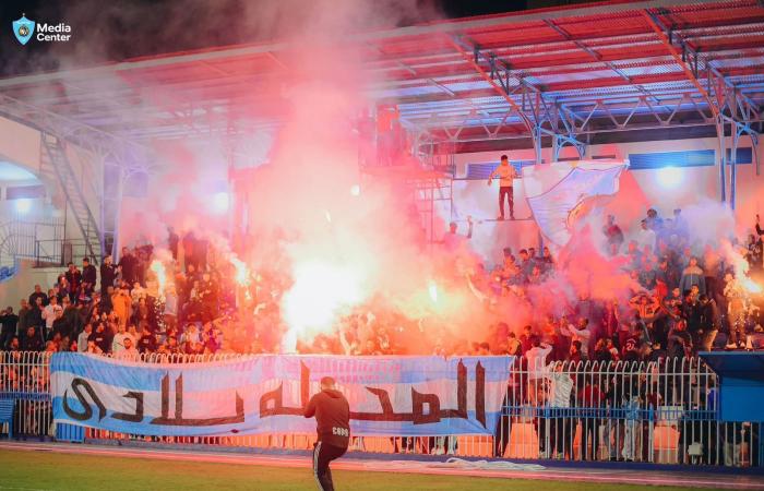 بالشماريخ..
      الجماهير
      تشعل
      أجواء
      تدريب
      غزل
      المحلة
      قبل
      مواجهة
      الزمالك
      (صور)