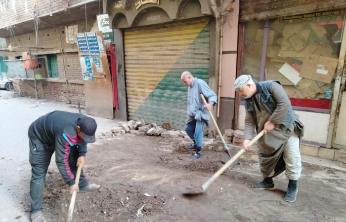 رئيس
      حي
      العجوزة
      يقود
      حملات
      مكبرة
      لإزالة
      مخالفات
      البناء
      ورفع
      الاشغالات