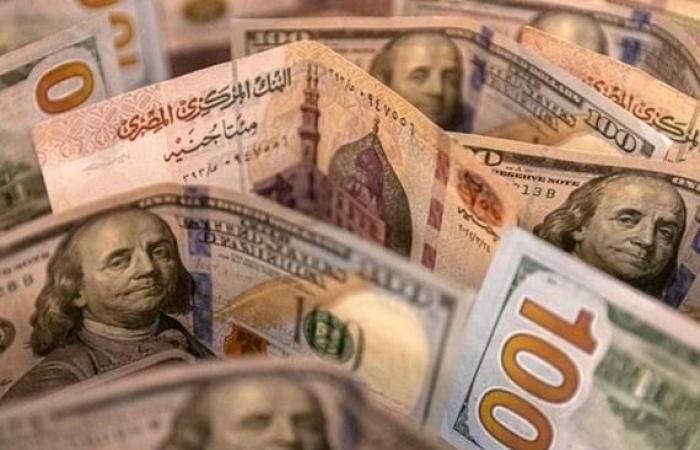 سعر
      الدولار
      يفاجئ
      الجميع
      بقفزة
      جديدة
      وهذا
      سعره
      في
      السوق
      السوداء