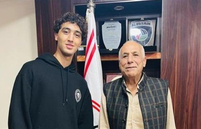 موهبة
      الزمالك..
      أحمد
      رفاعي
      يعلن
      تجديد
      عقده
      مع
      الأبيض