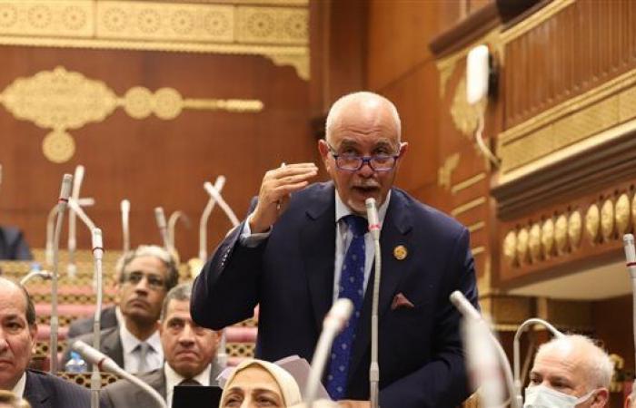 برلماني:
      التحول
      إلى
      الدعم
      النقدي
      يُعزز
      من
      العدالة
      الاجتماعية