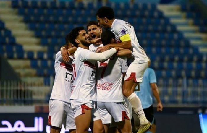 الزمالك
      يرتدي
      الزي
      الأبيض
      الكامل
      أمام
      أنيمبا
      النيجيري