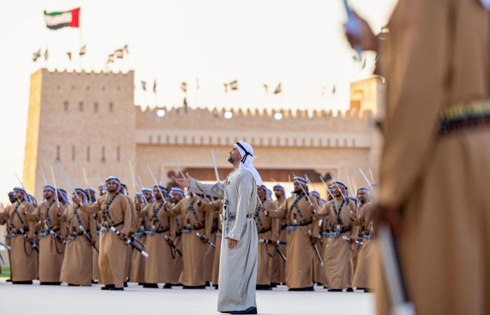 حسين
      الجسمي
      يشارك
      بمسيرة
      الاتحاد
      بالوثبة
      في
      أبو
      ظبي
      "صور"