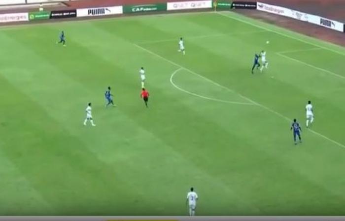 بهدفين
      مقابل
      هدف
      ..الزمالك
      يتقدم
      على
      إنيمبا
      في
      الشوط
      الأول