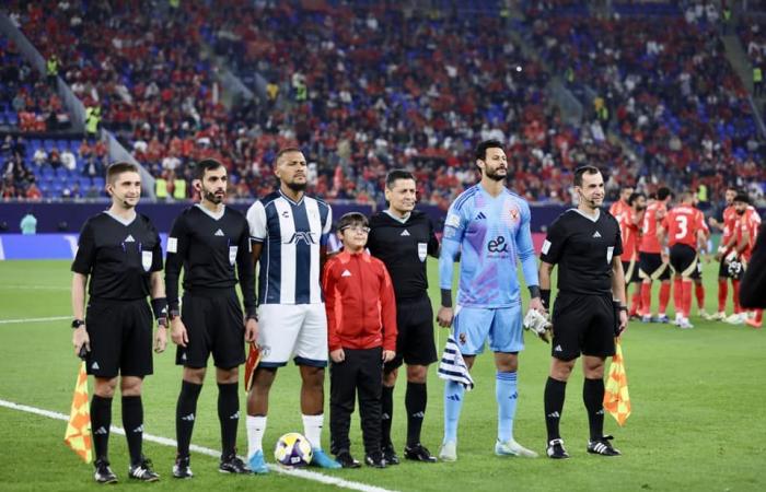 ضرب
      موعدًا
      مع
      ريال
      مدريد
      في
      نهائي
      إنتركونتيننتال..
      باتشوكا
      بطلًا
      لكأس
      التحدي
      بالفوز
      على
      الأهلي