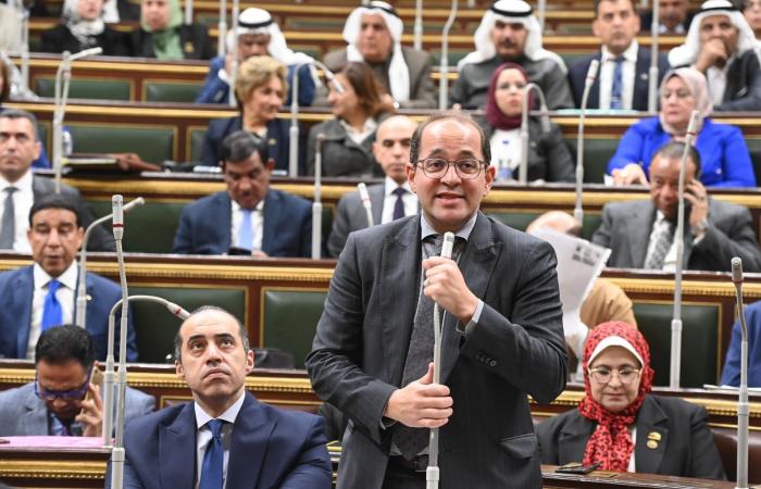 رئيس
      اقتصادية
      النواب:لا
      داعى
      للقلق
      من
      لجوء 
      أى
      من
      دول
      العالم
      للقروض