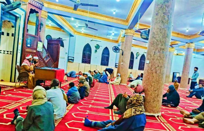 ختام
      فعاليات
      الأسابيع
      الثقافية
      بالفيوم:
      دعوة
      لترسيخ
      الرضا
      والقناعة
      بين
      الواقع
      والمأمول