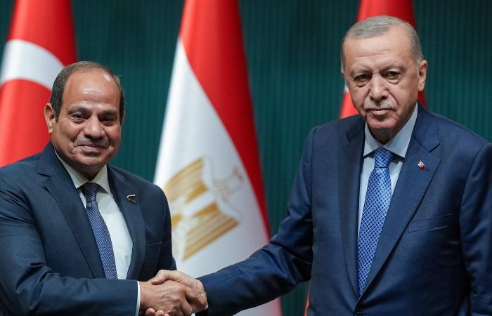 أردوغان
      يزور
      مصر
      غداً
      لحضور
      قمة
      منظمة
      الدول
      الثماني
      النامية