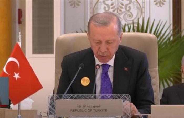 أردوغان:
      تركيا
      ستعزز
      علاقاتها
      التجارية
      مع
      سوريا
      والعراق