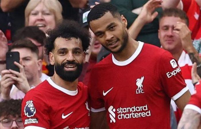 جاكبو:
      فخور
      لمزاملة
      محمد
      صلاح
      وأتمنى
      أن
      يواصل
      تألقه
      لفترات
      طويلة