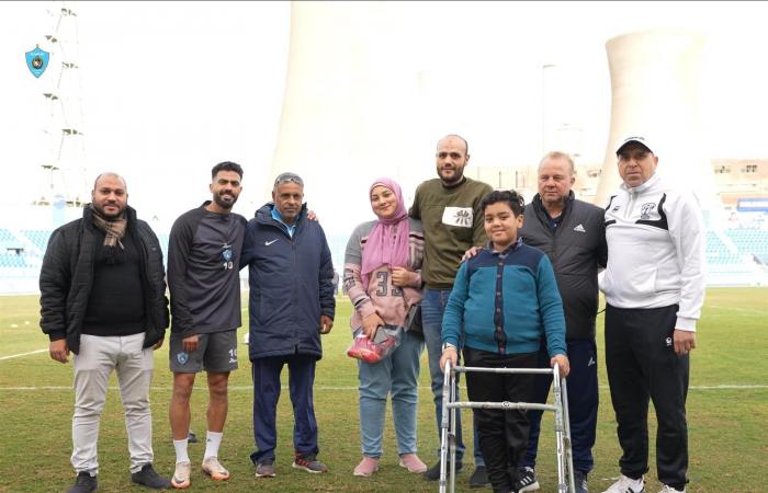 غزل
      المحلة
      يكرم
      الطفل
      بدر
      شعبان..
      ورئيس
      النادي
      يهديه
      كرسيًا
      كهربائيًا|
      صور