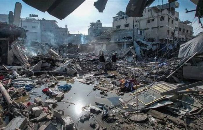 "الصحة
      الفلسطينية":
      38
      شهيدًا
      و137
      مصابًا
      فى
      غزة
      خلال
      24
      ساعة