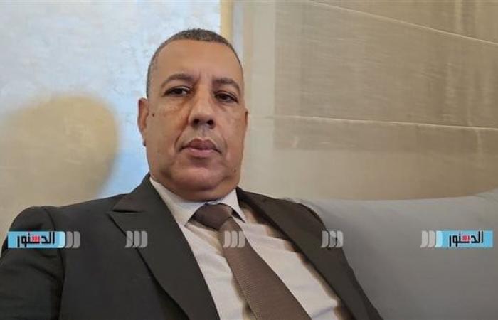 رشيد
      إيلال:
      الشعر
      واحة
      استظل
      بها
      في
      رحلة
      البحث
      العلمي
      (خاص)