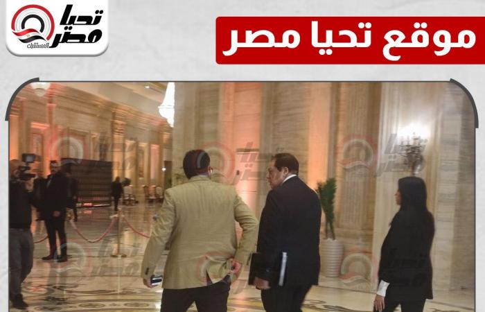 أبو
      العينين
      يشارك
      في
      مؤتمر
      تدشين
      حزب
      الجبهة
      الوطنية