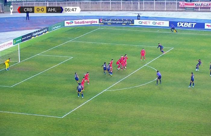 الشوط
      الأول..
      الأهلي
      ينجح
      في
      فرض
      التعادل
      السلبي
      0-0
      على
      شباب
      بلوزداد
      في
      دوري
      أبطال
      إفريقيا