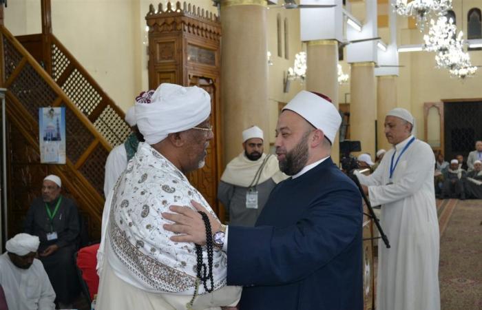 انطلاق
      احتفالات
      الطريقة
      الجعفرية
      بمولد
      مؤسسها
      "الإمام
      صالح"
      (صور)