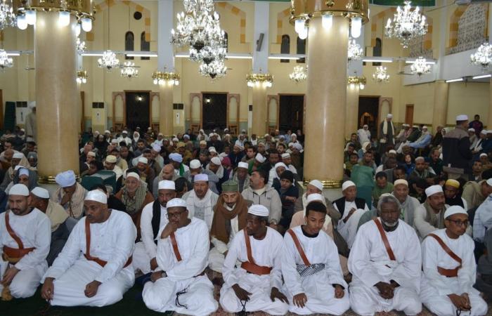 انطلاق
      احتفالات
      الطريقة
      الجعفرية
      بمولد
      مؤسسها
      "الإمام
      صالح"
      (صور)