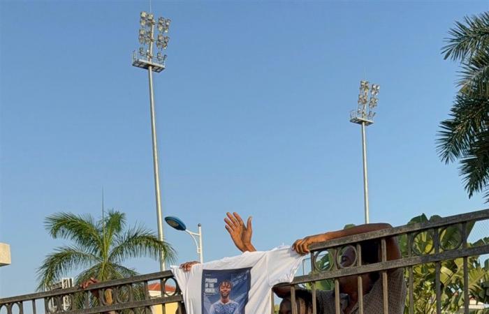 دوري
      أبطال
      أفريقيا..
      جماهير
      أنجولا
      تدعم
      بيراميدز
      في
      مواجهة
      ساجرادا