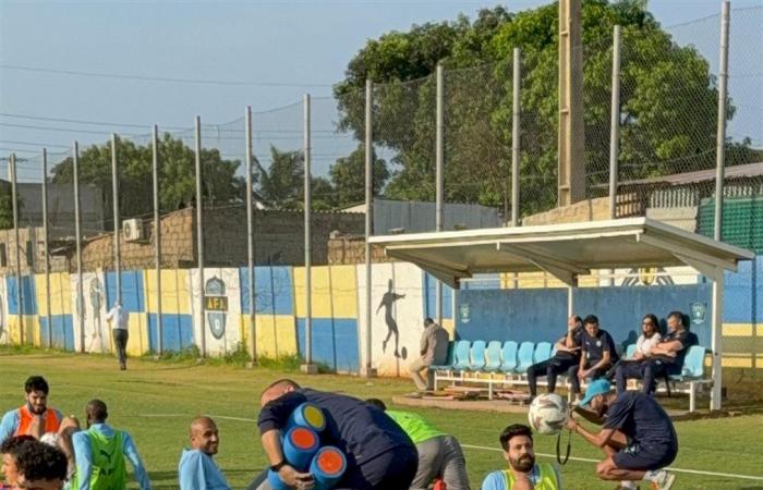 دوري
      أبطال
      إفريقيا..
      بيراميدز
      يخوض
      مرانه
      الأول
      في
      أنجولا
      استعدادا
      لمواجهة
      ساجرادا|
      صور