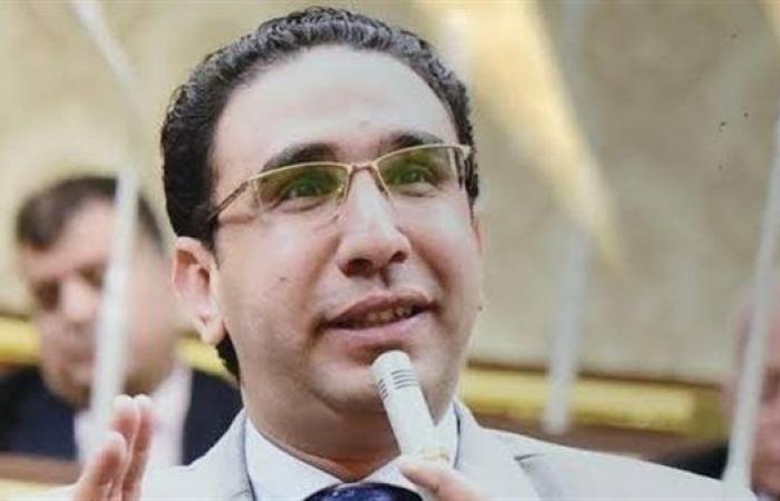 برلماني:
      زيارة
      الرئيس
      للأكاديمية
      العسكرية
      تبرز
      حرصه
      على
      تعزيز
      الروح
      الوطنية