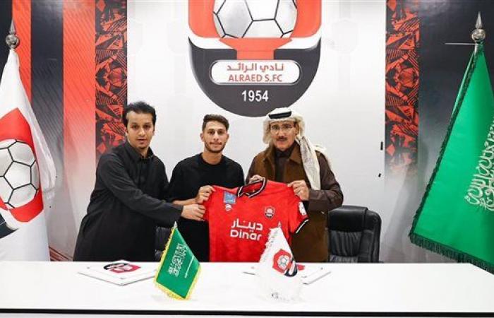 كان
      هدافًا
      للزمالك..
      الرائد
      السعودي
      يضم
      نجم
      الجزائر
      يسري
      بوزوق