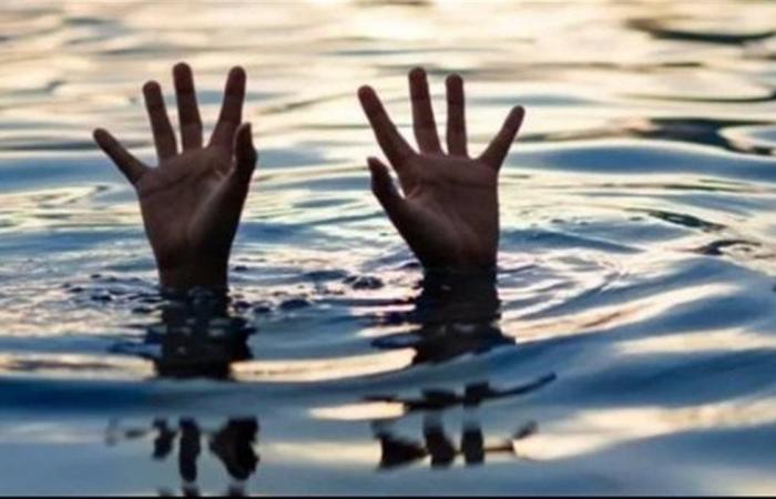 مصرع
      شخص
      غرقًا
      بكورنيش
      النيل
      بأسوان..
      والنيابة
      تباشر
      التحقيقات