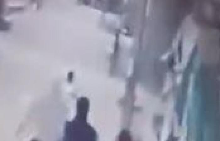 مرات
      صاحبه..
      كشف
      ملابسات
      مقطع
      فيديو
      تعدى
      شخص
      على
      سيدة
      بالغربية