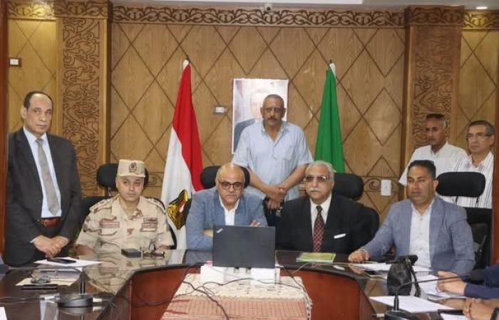 محافظ
      القليوبية
      يتفقد
      غرفة
      عمليات
      لجان
      الثانوية
      العامة
      ويطمئن
      على
      سير
      الامتحانات