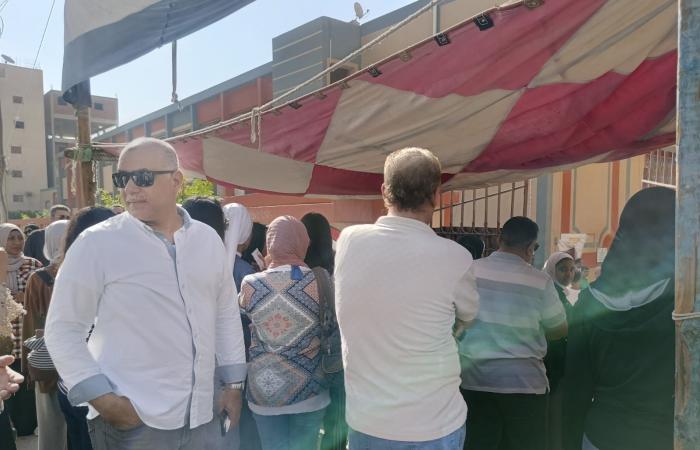 انطلاق
      امتحانات
      الثانوية
      العامة
      بالإسماعيلية..
      الطلاب
      يؤدون
      التربية
      الدينية
      والوطنية
      وسط
      استعدادات
      مشددة