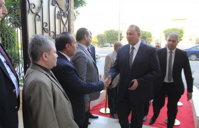 حزب
      العدل
      يدعم
      نقابة
      المحامين
      في
      مطالبها
      المشروعة
      بشأن
      أزمة
      الرسوم
      القضائية