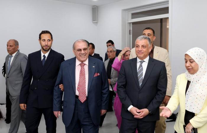 محافظ
      الإسماعيلية
      يشيد
      بدور
      جامعة
      سيناء
      التنموي
      خلال
      زيارة
      ميدانية
      لفرع
      القنطرة
      شرق