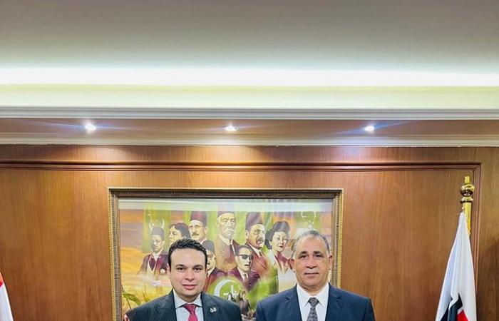 حزب
      العدل
      يدعم
      نقابة
      المحامين
      في
      مطالبها
      المشروعة
      بشأن
      أزمة
      الرسوم
      القضائية