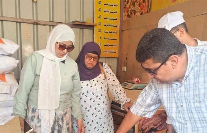 حملة
      تموينية
      مكبرة
      تطوف
      شوارع
      كفر
      سعد
      في
      دمياط
