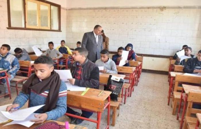 ظهرت
      حالًا..
      رابط
      نتيجة
      الشهادة
      الإعدادية
      2025
      بورسعيد
      برقم
      الجلوس
      الترم
      الثاني