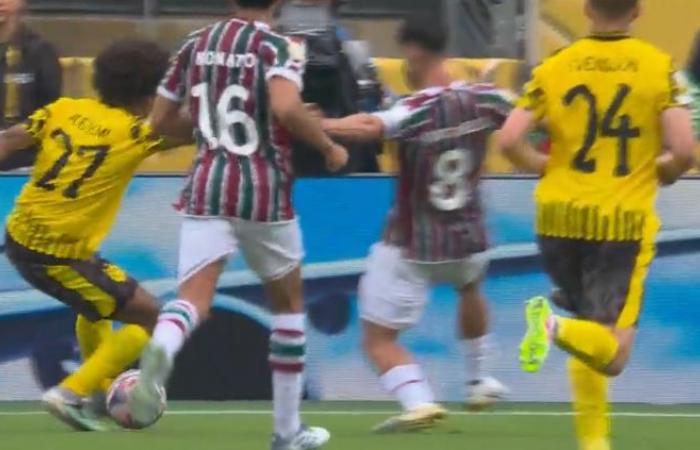 كأس
      العالم
      للأندية..
      التعادل
      السلبي
      يحسم
      الشوط
      الأول
      بين
      فلومينينسي
      ودورتموند