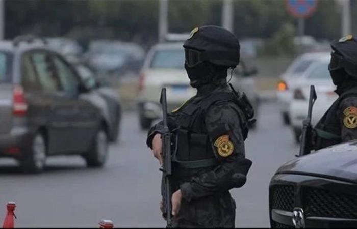ضبط
      أحد
      الأشخاص
      لإدارته
      كيانا
      تعليميا
      "دون
      ترخيص"
      بالجيزة