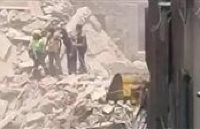 بعد
      12
      ساعة
      من
      البحث..
      استخراج
      جثة
      جديدة
      من
      أسفل
      أنقاض
      عقار
      نور
      الشريف
      المنهار
      بالسيدة
      زينب