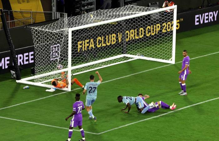 يوفنتوس
      يكتسح
      العين
      بخماسية
      نظيفة
      في
      افتتاح
      مشواره
      بكأس
      العالم
      للأندية