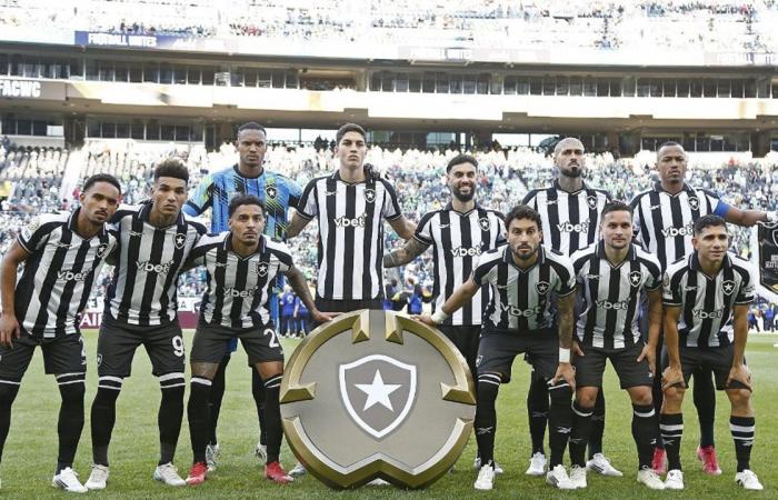 شاهد
      مباراة
      باريس
      سان
      جيرمان
      وبوتافوجو
      فى
      كأس
      العالم
      للأندية..
      بث
      مباشر
      الآن