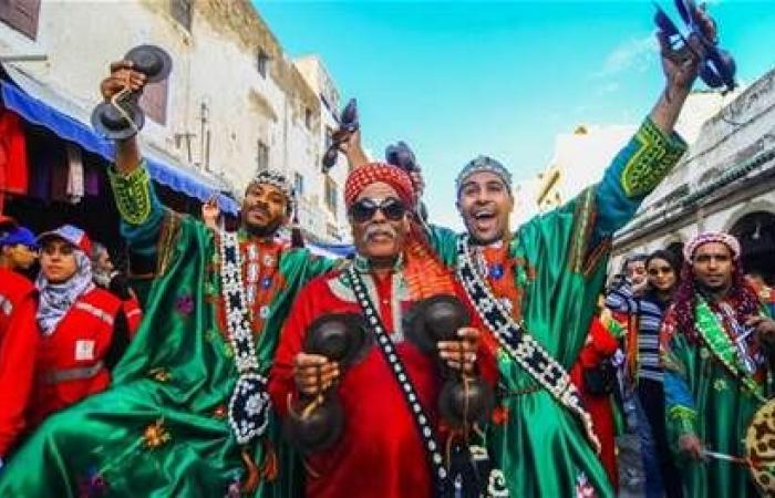 ختام
      فني
      مميز
      لمهرجان
      كناوة
      في
      نسخته
      الـ26
      بالمغرب