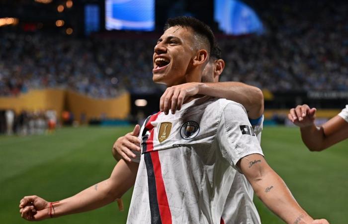 مانشستر
      سيتي
      يسحق
      العين
      بسداسية
      بكأس
      العالم
      للأندية