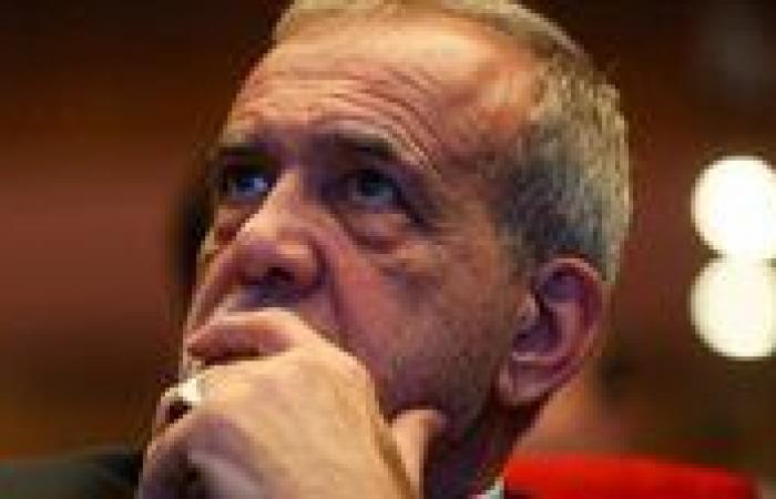 الرئيس
      الإيراني:
      سنحترم
      وقف
      النار
      إذا
      احترمته
      إسرائيل