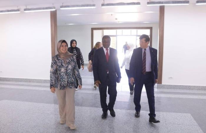 نائب
      محافظ
      دمياط
      تستقبل
      سفير
      دولة
      كوت
      ديفوار
      بالقاهرة
      لبحث
      سبل
      التعاون