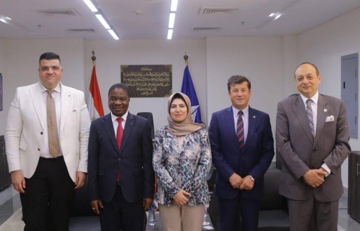 نائب
      محافظ
      دمياط
      تستقبل
      سفير
      دولة
      كوت
      ديفوار
      بالقاهرة
      لبحث
      سبل
      التعاون