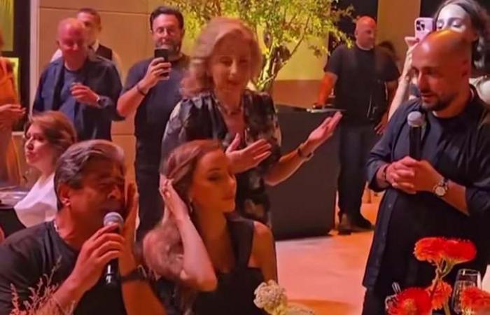 حامل
      في
      الشهور
      الأخيرة..
      ظهور
      وائل
      كفوري
      مع
      زوجته
      شانا
      عبود
      لأول
      مرة