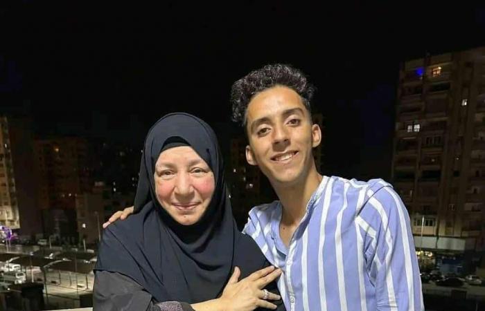 منهم
      عبلة
      كامل
      وعادل
      إمام..
      نجوم
      على
      قيد
      الحياة
      وابتعدوا
      عن
      الساحة
      لأسباب
      غريبة