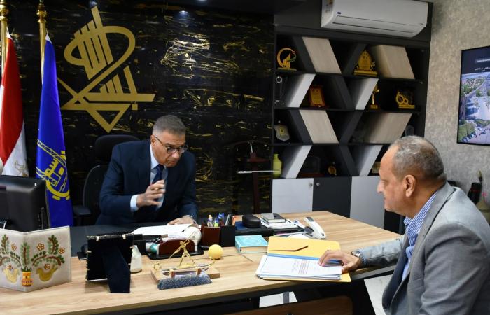 محافظ
      أسوان
      يعتمد
      نتيجة
      الشهادة
      الإعدادية
      بنسبة
      نجاح
      76.9%
      للعامة
      واللغات