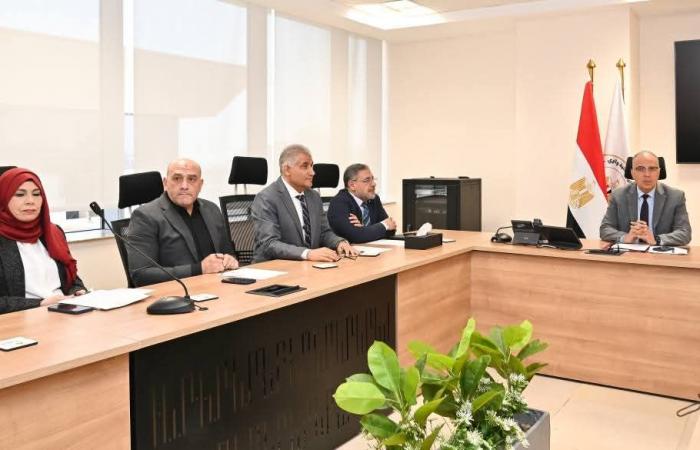 وزير
      الري
      يبحث
      مقترح
      تنفيذ
      مشروع
      إنشاء
      جامعة
      الغذاء