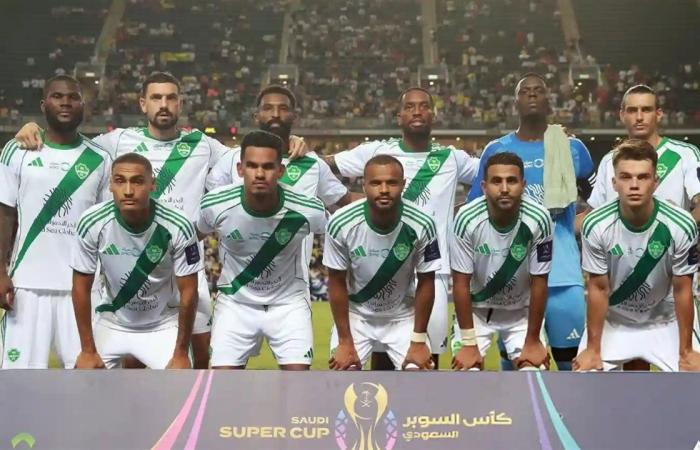 الأهلي
      يكتسح
      الباطن
      ويتأهل
      لربع
      نهائي
      كأس
      خادم
      الحرمين