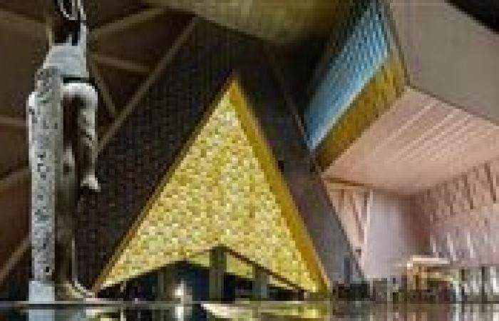 المتحف
      المصري
      الكبير..
      عرض
      كنوز
      الملك
      توت
      عنخ
      آمون
      لأول
      مرة
      في
      التاريخ